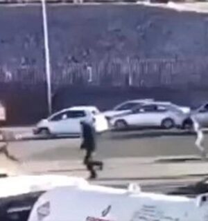 Sicarios salen corriendo tras ser embestidos por el Ejército (VIDEO)