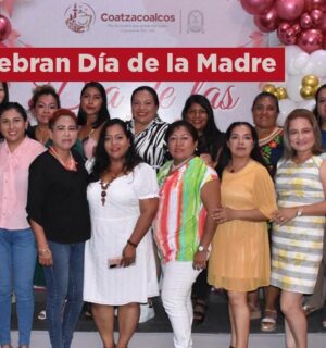 Celebran el Día de las Madres a más de mil mujeres