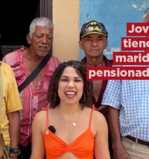 VIDEO: Joven mujer tiene 7 novios ancianos pensionados