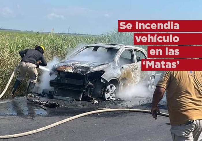 Se incendia vehículo en carretera Las Matas, Coatzacoalcos-Minatitlán