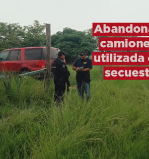 Camioneta abandonada en rancho de Las Choapas