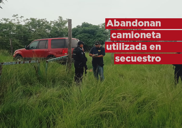 Camioneta abandonada en rancho de Las Choapas