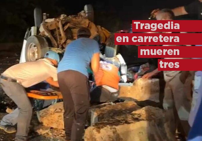 Tragedia en la carretera; mueren tres