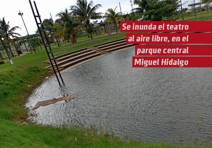 Se inunda auditorio al aire libre del Parque Central Miguel Hidalgo de Coatzacoalcos