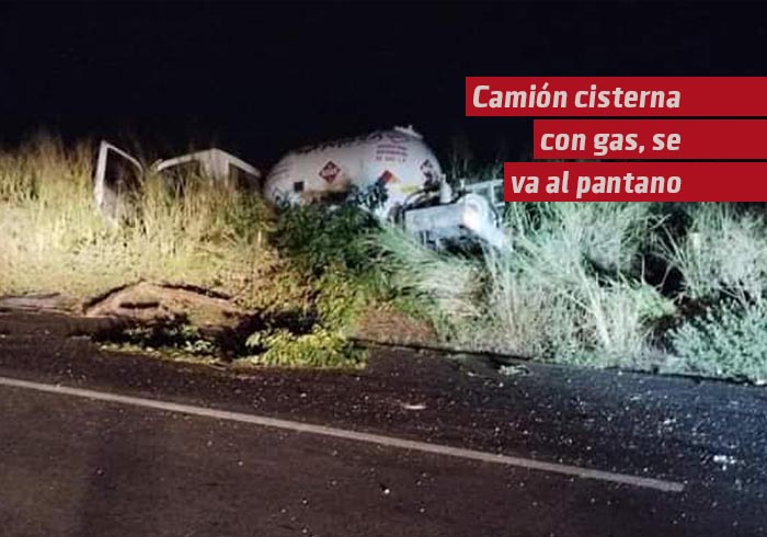 Camión cisterna con gas, se va al pantano