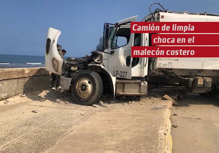 Camión de Limpia Pública choca en el Malecón; se quedó sin frenos