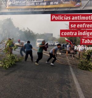 Policías antimotines se enfrentan contra indígenas en Tabasco