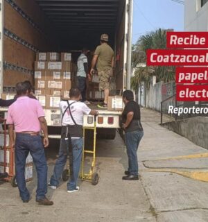 Recibe INE Coatzacoalcos papelería electoral para la jornada del 1 de junio