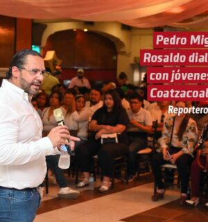 Pedro Miguel Rosaldo dialoga con jóvenes de Coatzacoalcos