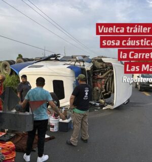 Vuelca tráiler con sosa cáustica en la Carretera Las Matas