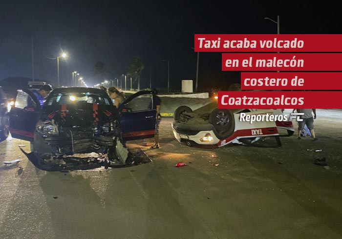 Taxi acaba volcado en el malecón costero de Coatzacoalcos