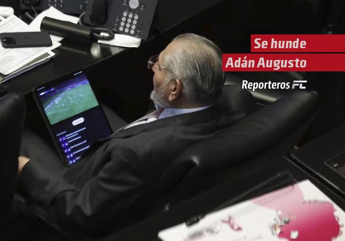 Se hunde Adán Augusto