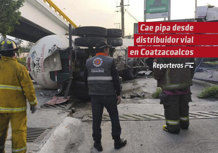 Cae pipa desde distribuidor vial en Coatzacoalcos
