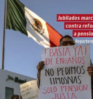 Jubilados marchan contra reforma a pensiones