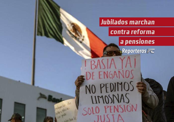Jubilados marchan contra reforma a pensiones