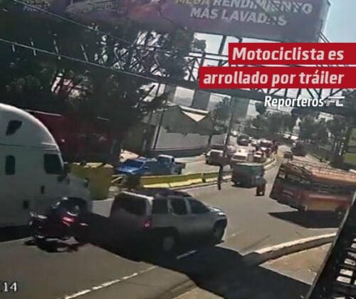 Motociclista que circulaba entre carriles muere arrollado por un tráiler