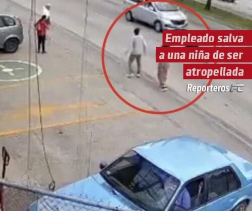 Empleado se vuelve VIRAL tras salvar a niña de ser atropellada en Puebla