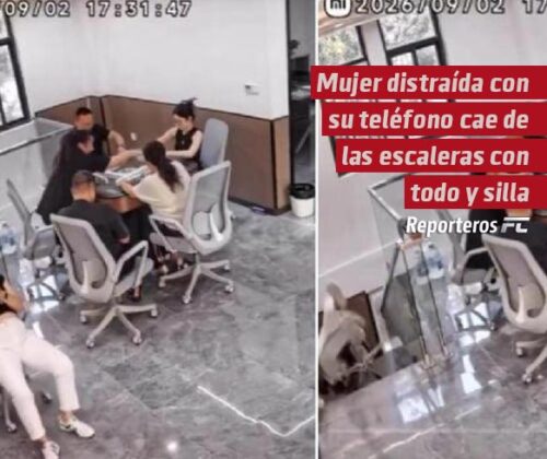 Mujer distraída con su teléfono cae de las escaleras con todo y silla